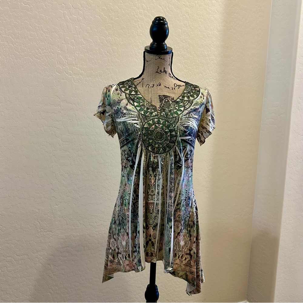 World Unity | Floral Green Women's Top